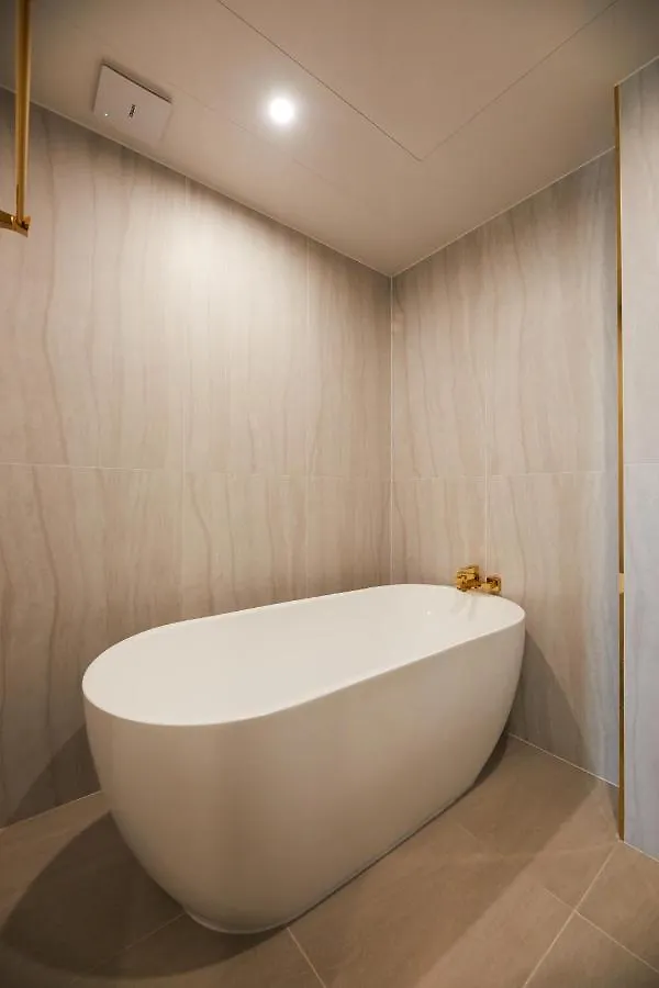 Yeongdo Grandbern Hotel Пусан