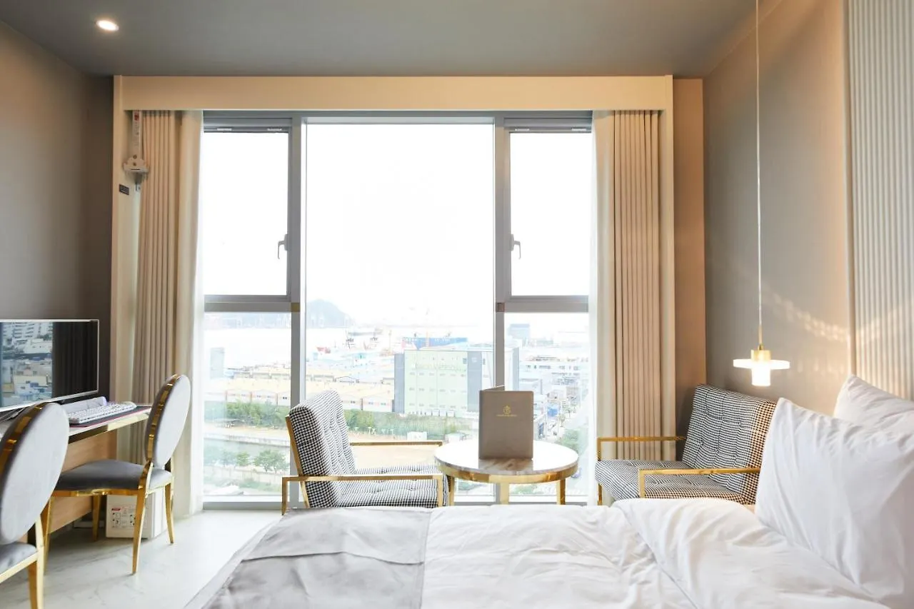 Yeongdo Grandbern Hotel Busan 2*,
