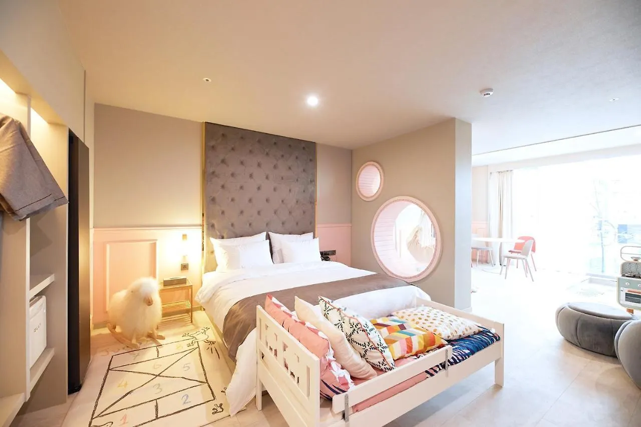 Yeongdo Grandbern Hotel Busan