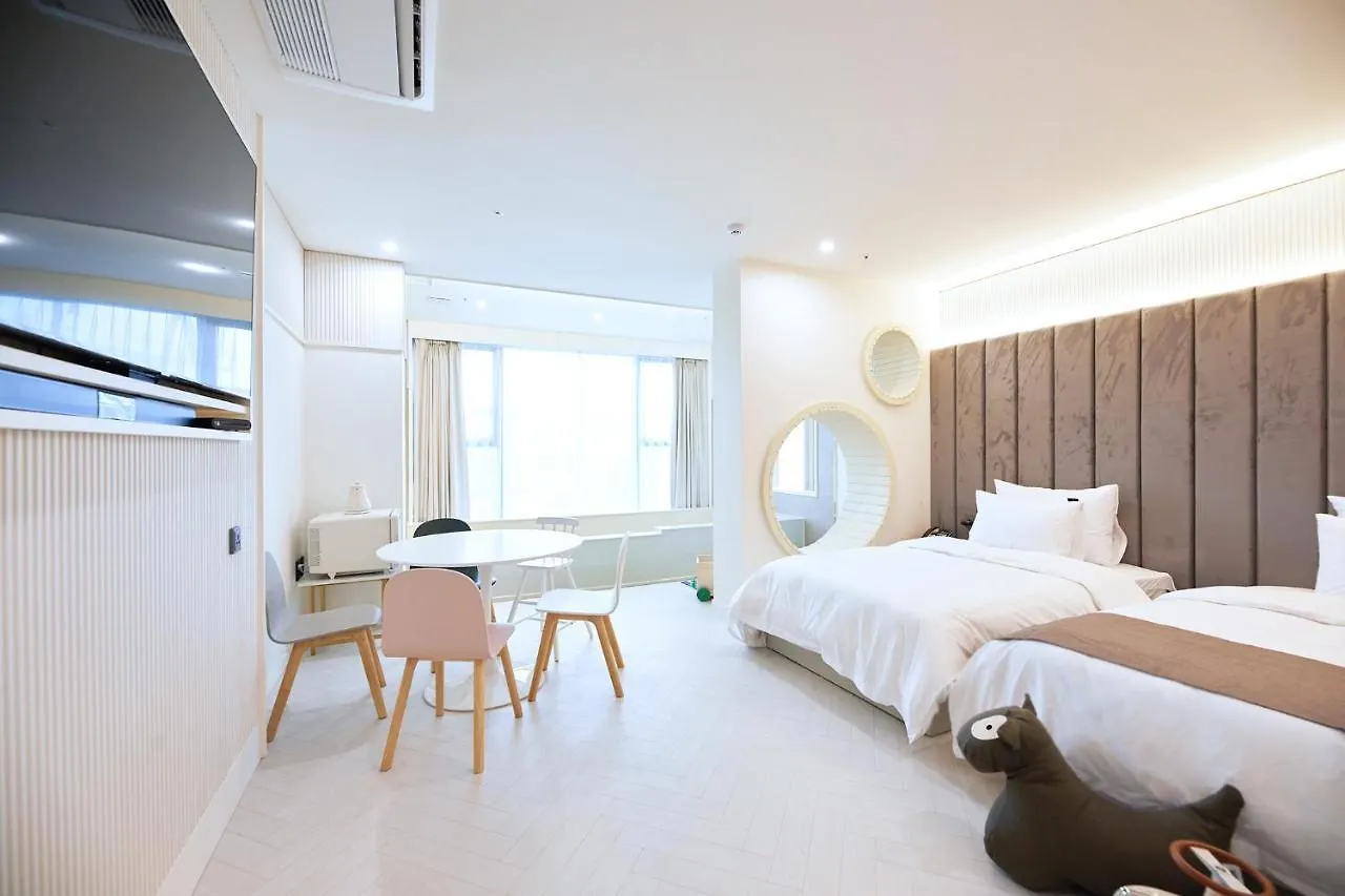 **  Yeongdo Grandbern Hotel Пусан Южная Корея