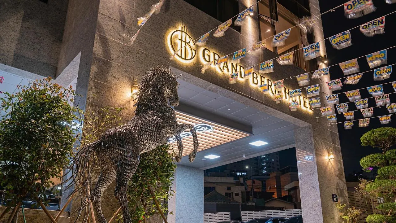 Yeongdo Grandbern Hotel Busan