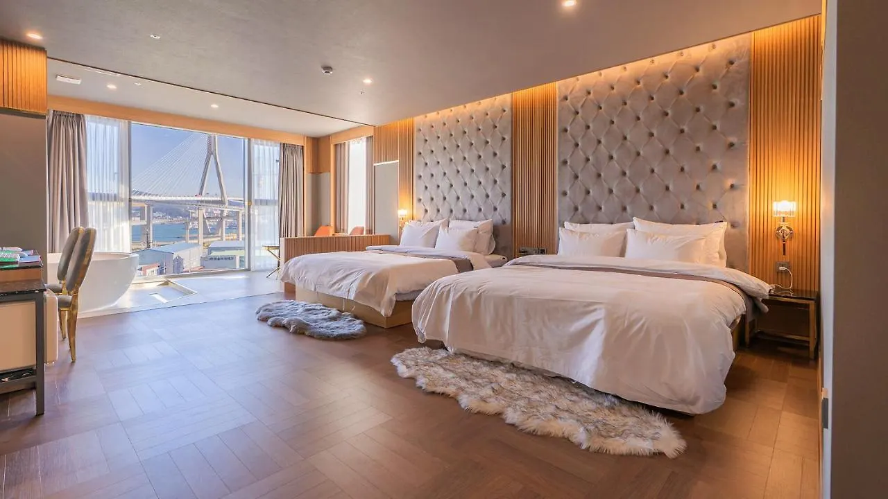 Yeongdo Grandbern Hotel Busan
