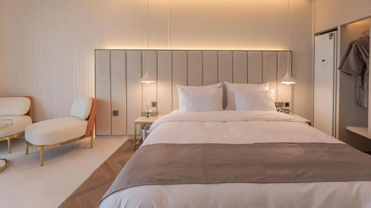 Yeongdo Grandbern Hotel Busan 2*,