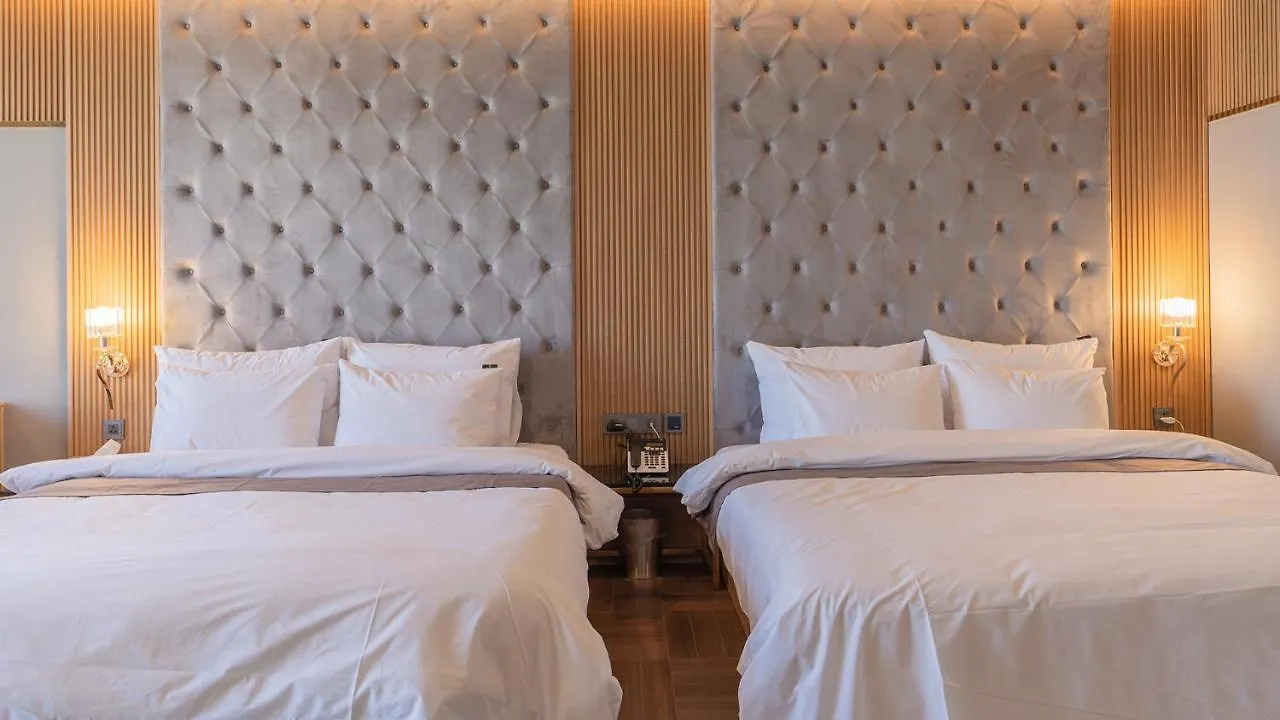 Yeongdo Grandbern Hotel Пусан 2*,  Южная Корея