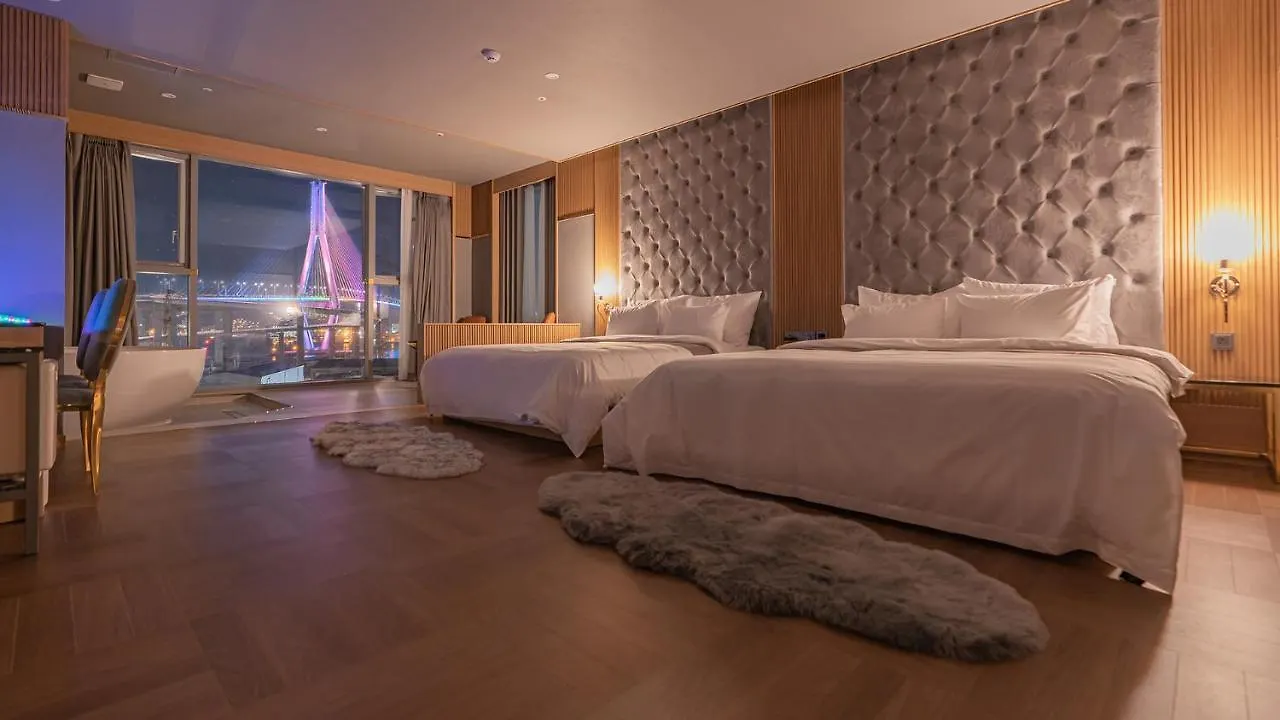Yeongdo Grandbern Hotel Busan