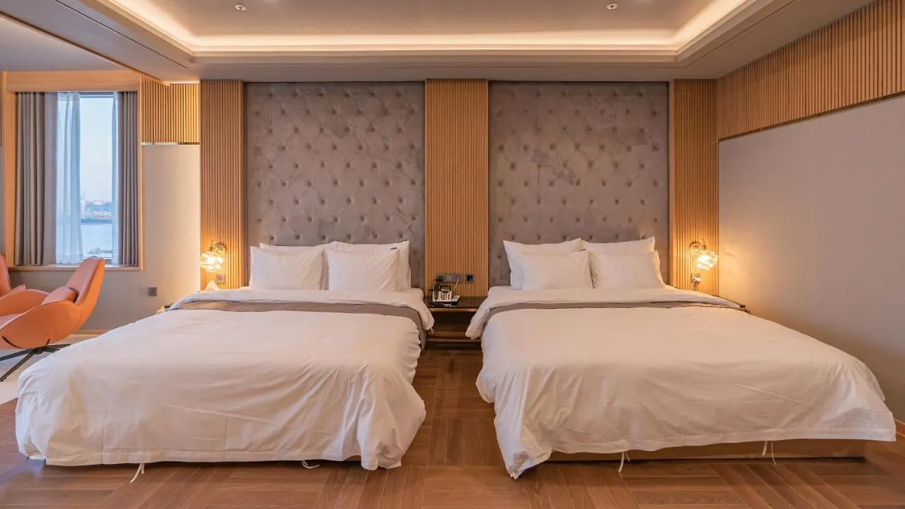 Yeongdo Grandbern Hotel Busan