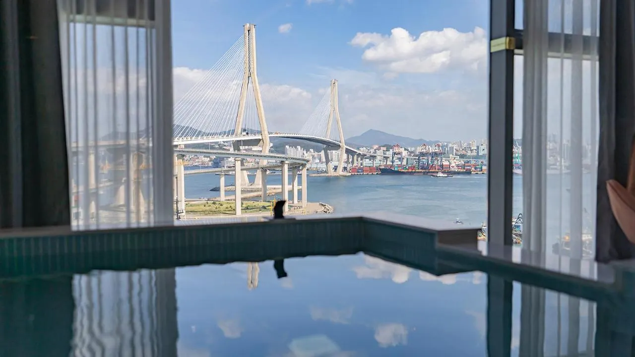 Yeongdo Grandbern Hotel Busan