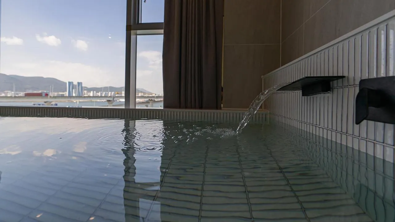 Yeongdo Grandbern Hotel Busan 2*,  South Korea
