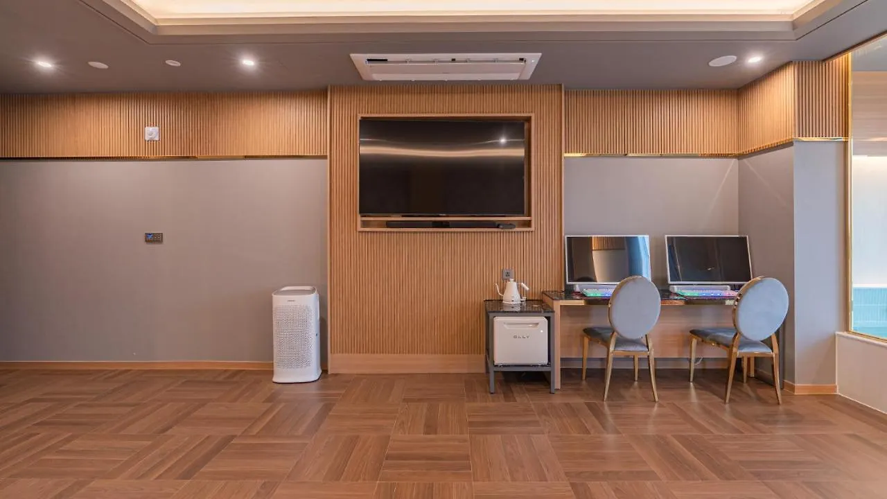Yeongdo Grandbern Hotel Busan