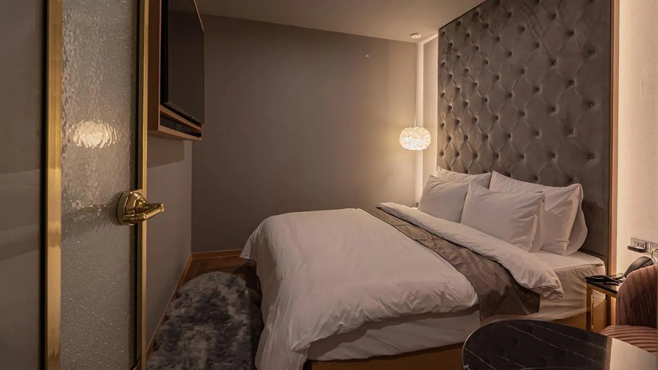 Yeongdo Grandbern Hotel Busan