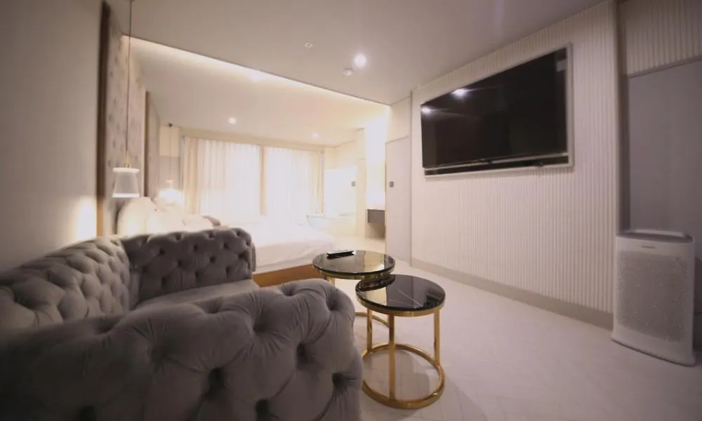 Yeongdo Grandbern Hotel Busan 2*,  South Korea