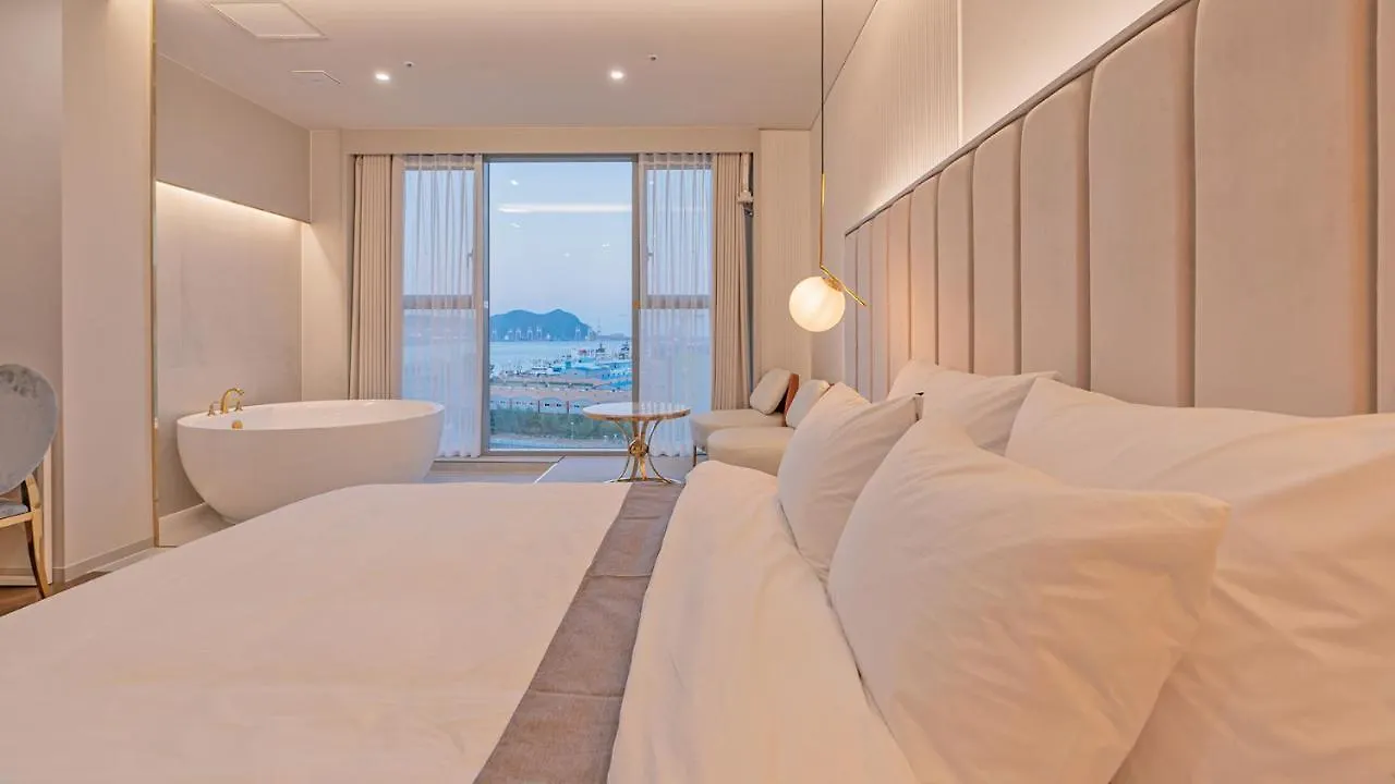 Yeongdo Grandbern Hotel 釜山 2*,