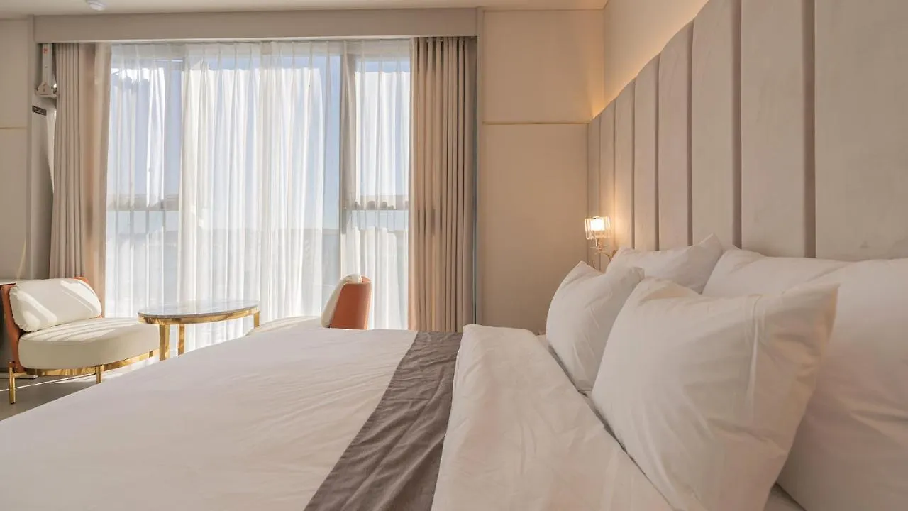 Yeongdo Grandbern Hotel Busan